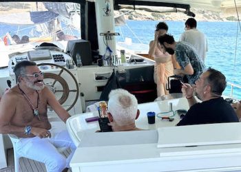 Ata Demirer’den Bodrum’da Hem Tatil, Hem Dizi