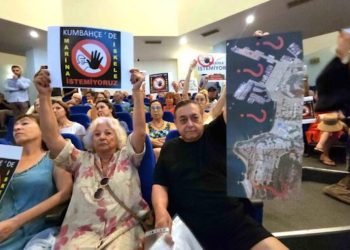 Bodrumlulardan tepki “Mavi Bayraklı plaja feribot iskelesi ve marina yapmayın”