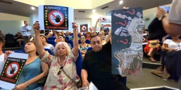 Bodrumlulardan tepki “Mavi Bayraklı plaja feribot iskelesi ve marina yapmayın”