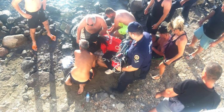 Denizde Yüzerken Fenalaştı, Hastanede Kurtarılmadı