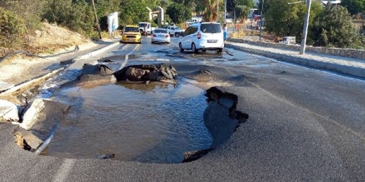 Bodrum’da Susuzluk Kabusu Bitmedi, Ana İsale Hattı 24 Saatte Altı Kez Patladı, Mahalleler Susuz Kaldı