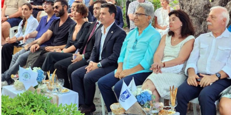 Zülfü Livaneli “Sanatçılar Bakımından Çok Zengin Bir Ülkeyiz, Ama Yönetimler Her Zaman Onların Kıymetini Bilemedi”