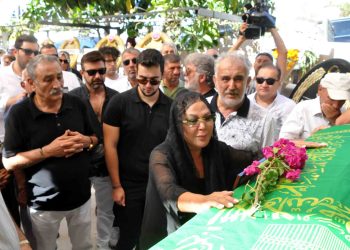 Safiye Soyman “Oğlunun Fotoğrafını Elinden Bırakmadı, Öpmeye Doyamadı”