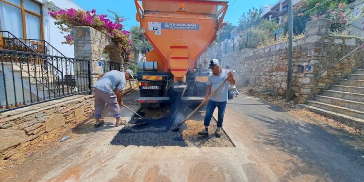 Cadde ve Sokaklarda Asfalt Serim Çalışmaları