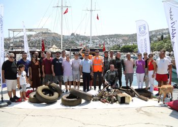 Gündoğan’da Deniz Dibi Temizliği