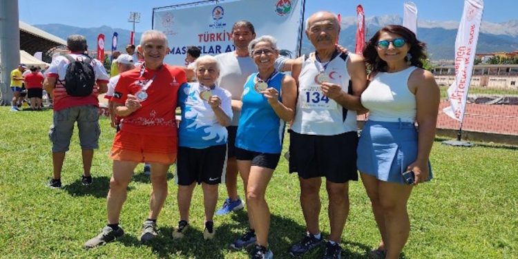 Türkiye Atletizm Şampiyonası’ndan 13 Madalya ile Döndüler