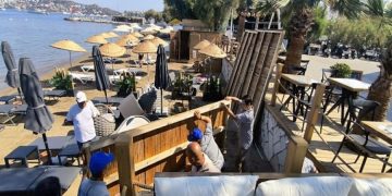 Yalıkavak’taki Otelin Halk Plajındaki İşgali Kaldırılmaya Başlandı