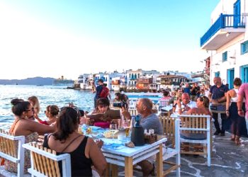 Turizmcilerde Yunan Adaları Paniği: Geçici Olduğuna İnanmak İstiyorum