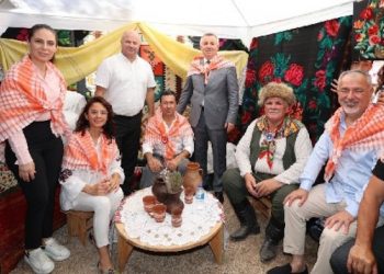 Yörük Türkmenlerin Buluşması Festival Havasında Geçti