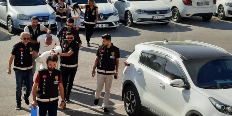 Bodrum’da ev basıp iki kişiyi öldürme olayı ile ilgili 4 kişi adliyede