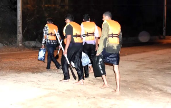 Bodrum’da göçmen hareketliliği aç kalınca şehire indiler, marketten aldıkları bot patlak çıktı