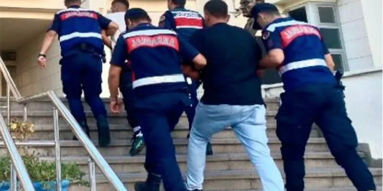 Bodrum’da çocuğa cinsel istismar ve dolandırıcılıktan aranan kişiler yakalandı