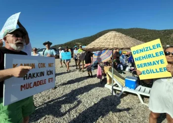 Gerenkuyu halk plajında Limak’ın yapacağı otele işgal protestosu