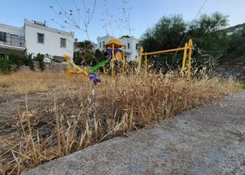 Torba’da temizlik yapan belediye çöplük halindeki çocuk parkını unuttu