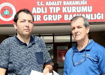 Otobüste Yanına Gelen Adam ‘Babana Selam Söyle’ Dedi, Gerçek Babasını Buldu: 100 Milyonluk Servet!