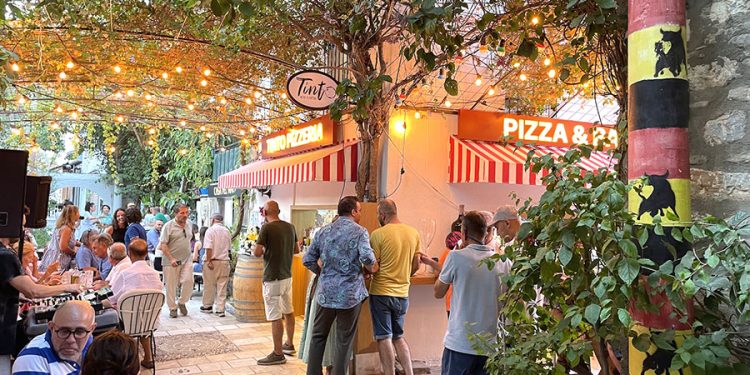 Tinto Pizzeria Uslu Sokak’ta Hizmete Girdi