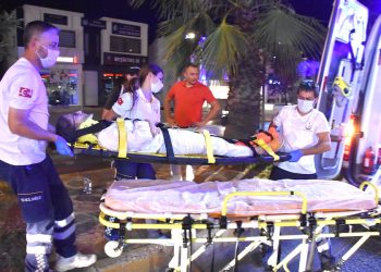 Düğünde Bıçaklı Kavga 12 Kişi Yaralandı