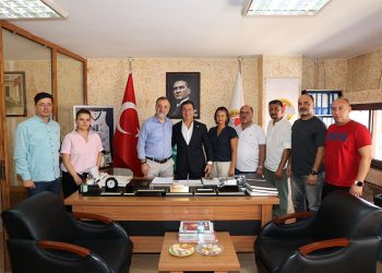 Muğla Büyükşehir Belediye Başkanı Ahmet Aras, Muğla Gazeteciler Cemiyeti’ni ziyaret etti