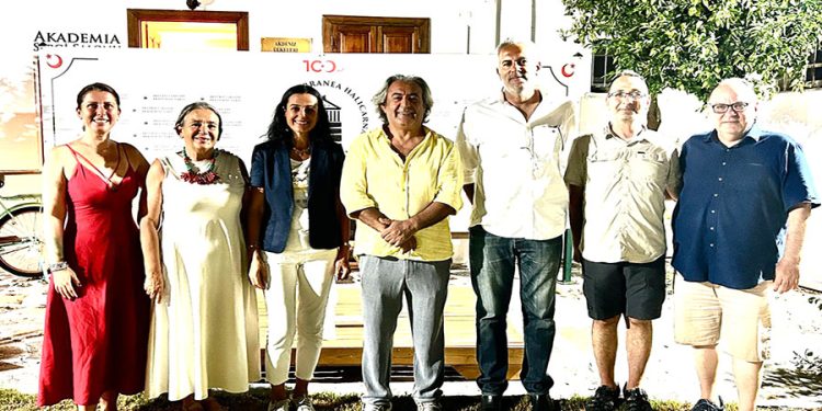 Akademia Vakfı Bahçesinde Prof. Dr. Zeliha Gider Büyüközer Anlatımıyla Herakleia’yı Ağırladı