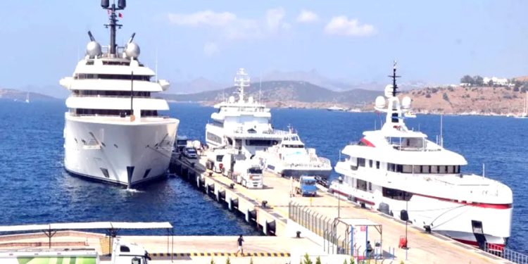 Bodrum’da iskeleye zor yanaştılar saatlerce takviye yaptılar