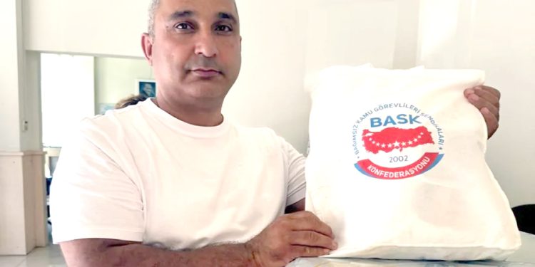 Şehitler için Adalet istedi 72 kefeni Hatay Valisi’ne gönderdi