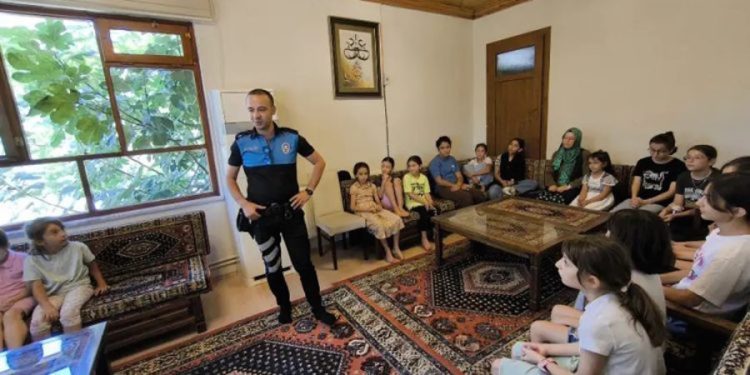 Yaz Kuran Kurslarında Öğrencilere Trafik ve Güvenlik Eğitimi