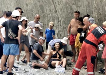 Saklıkent Kanyonu’nda Düşen Tatilci Kurtarıldı