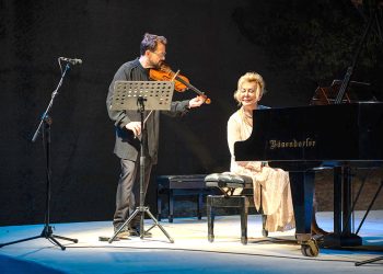 Gümüşlük Müzik Festivali sanatçı anne -oğulun konseri ile sona erdi