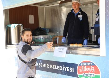 Büyükşehir’in Üniversite Öğrencileri İçin Çorba Hizmeti Başladı