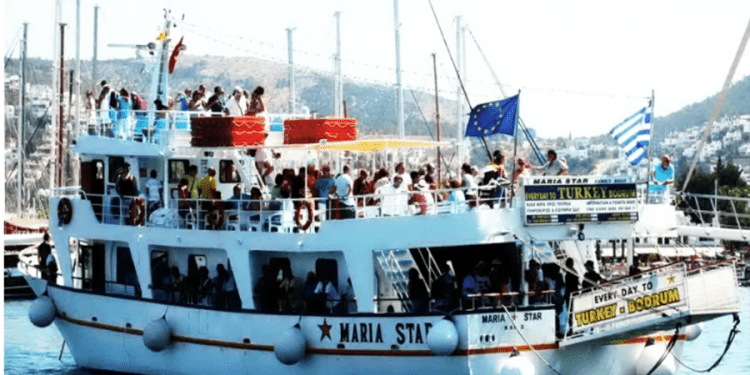 Yunanistan’a gidecek turistlere ek vergi ve ücretler geliyor