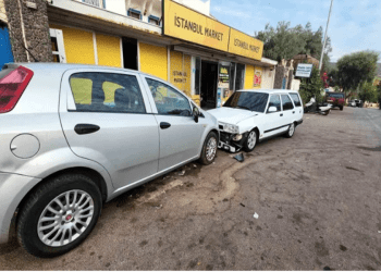 Torba’da markete arabayla giriyordu, otomobile çarparak durabildi