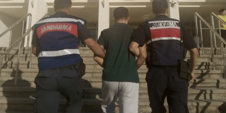 Bodrum’da 15 yıl hapis cezası ile aranan hırsız yakalandı