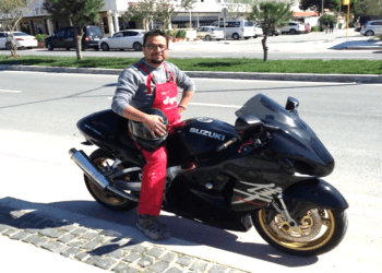 Motosiklet sürüş uzmanı uçuruma yuvarlandı, yaşamını yitirdi