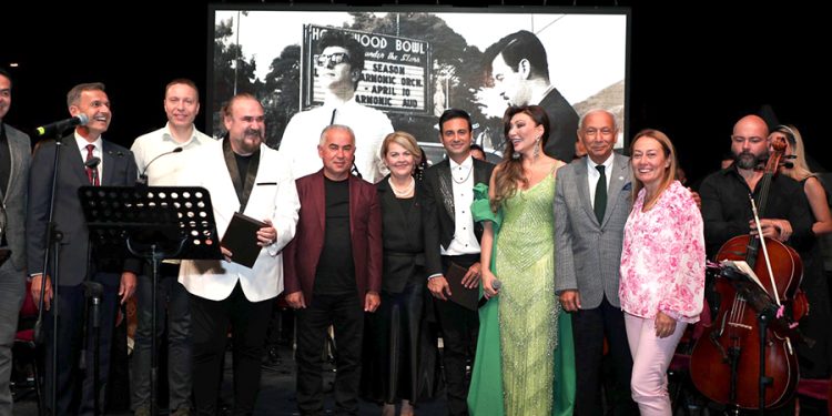 “Sanat Güneşimiz” Zeki Müren, Bodrum’da Anıldı