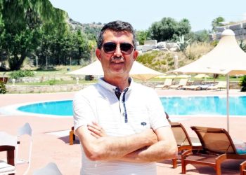BOYD Başkanı Duman’dan yeşil pasaport tepkisi “Önce otelcinin yolunu aç ki döviz getirsin”