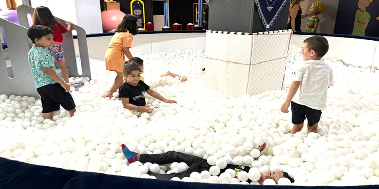 LÖSEV’in Çocukları Sihirli Bir Yolculuk için Midtown’daydı