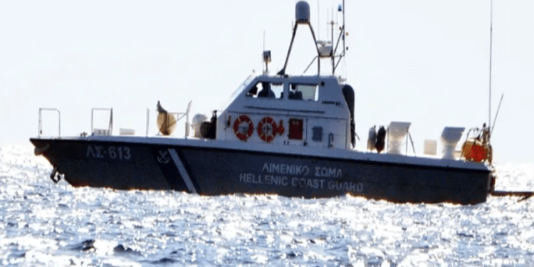 Bodrum açıklarında iki Türk denizci Yunan bayrağı açmadıkları iddiası ile gözaltına alındı