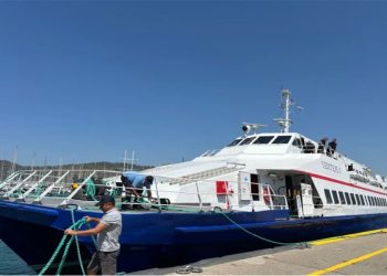 Yolcu olmayınca Bodrum- Didim, Marmaris- Fethiye  feribot seferleri bir ay erken iptal edildi