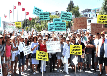 Antik İasos Kenti’nde  (Kıyıkışlacık)  Maden yükleme limanı istemiyoruz eylemi yaptılar