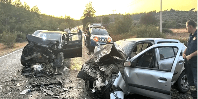 Mumcular Güvercinlik Yolunda Feci Kaza: 1 Ölü, 3’ü Ağır 5 Yaralı