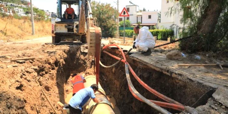 Su isale hattı yine patladı Bodrum’a 60 saat su yok