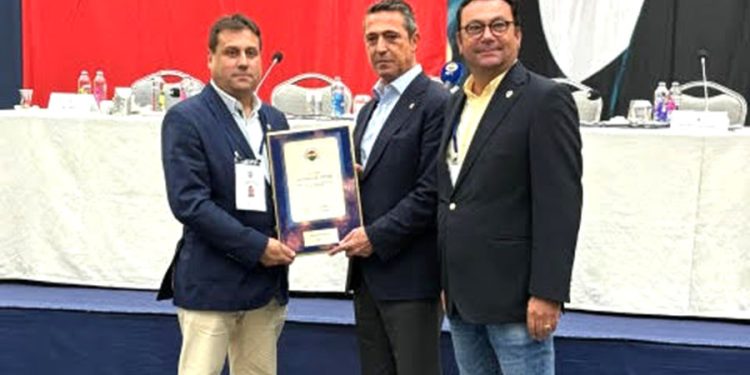 Bodrum Fenerbahçeliler Derneğine Bölge Temsilciliği Yetki Belgesi verildi