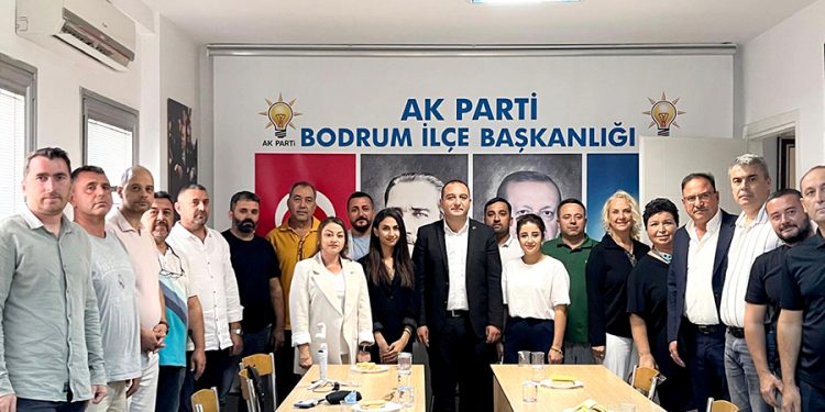 AK Parti Bodrum İlçe Teşkilatı Yeni Yönetimini Tanıttı