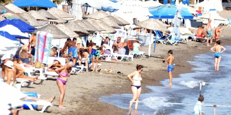 Bodrum’un havaları tatil uzattı, bırakıp dönemediler