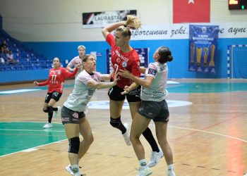 Denizin Kızları Avrupa Yolculuğuna Son Anda Veda Etti