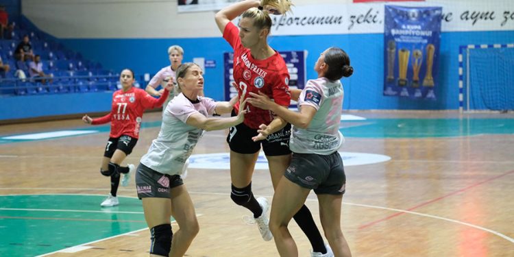 Denizin Kızları Avrupa Yolculuğuna Son Anda Veda Etti