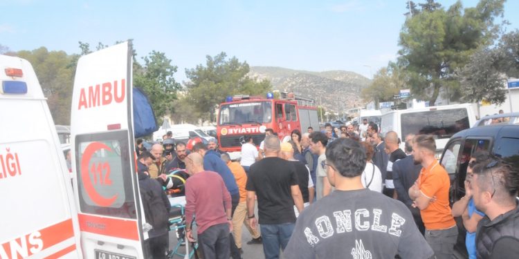 Bodrum Adliye Önünde Meydana Gelen Feci Kazada 2 Yaralı