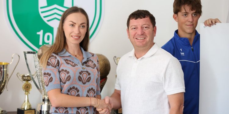 Bodrumspor kadın voleybol takımı, modern sağlık desteği anlaşması yaptı