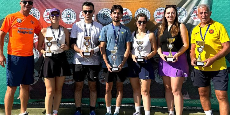 Büyükşehir Belediyesi 6. Geleneksel Cumhuriyet Kupası Karma Tenis Turnuvası 