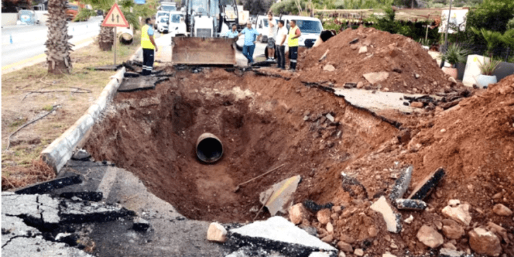 Bodrum yine susuz kaldı, 16 mahalleye su yok